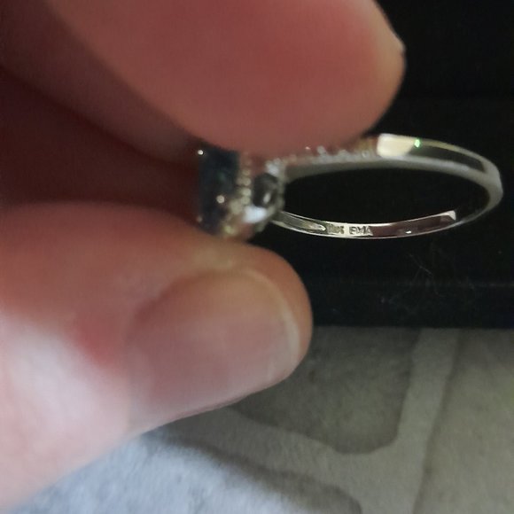 Ring - Picture 2 of 6